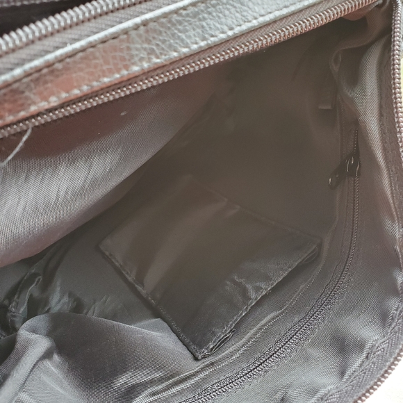 Vintage Stone Mountain Genuine Black Leather Crossbody/Shoulder Bag - Picture 13 of 16